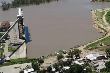 Un buque de bandera de Islas Marshall carga granos para el mercado estadounidense. | FM Avenida