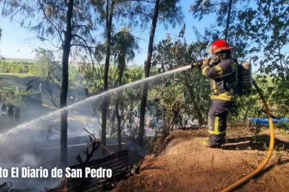 Un incendio de basura y muebles en barrancas generó un amplio operativo de Bomberos | FM Avenida