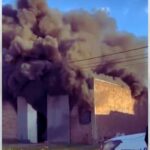 Un incendio de gran magnitud destruyó un galpón en Gobernador Castro | FM Avenida