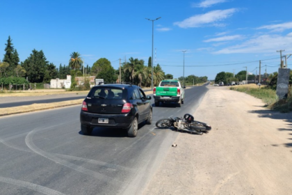 Una motociclista resultó herida tras un choque en la Ruta 1001 y Crucero General Belgrano | FM Avenida
