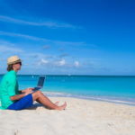 Vacaciones en crisis: el 46% de los trabajadores argentinos no descansó en el último año | FM Avenida