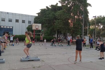 Variada oferta de actividades gratuitas en el CEF Nº14 durante el verano | FM Avenida