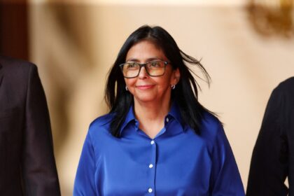 Venezuela "se abre a un nuevo momento político", afirma la presidenta interina Delcy Rodríguez | FM Avenida