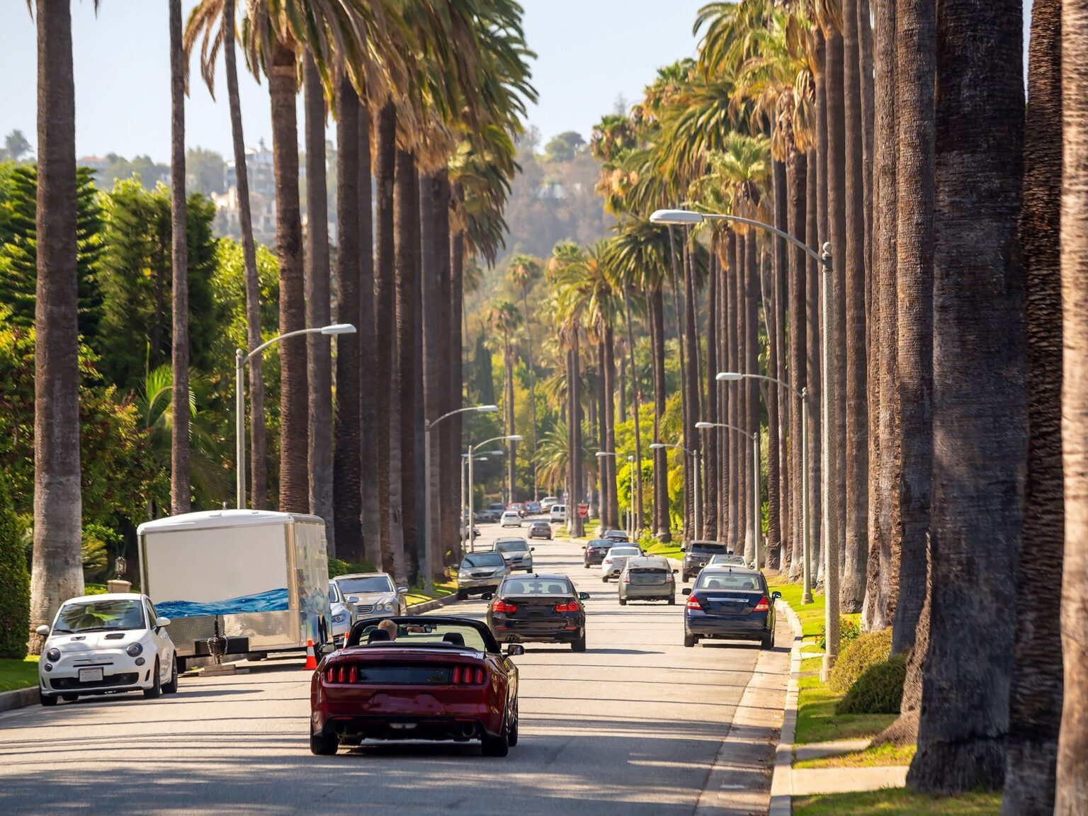 ¿Qué significa el indicador ONLY en los carriles y cómo evitar una multa en intersecciones complejas? | FM Avenida