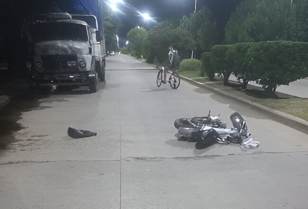 Accidente de tránsito: aguardan derivación para una joven motociclista | FM Avenida