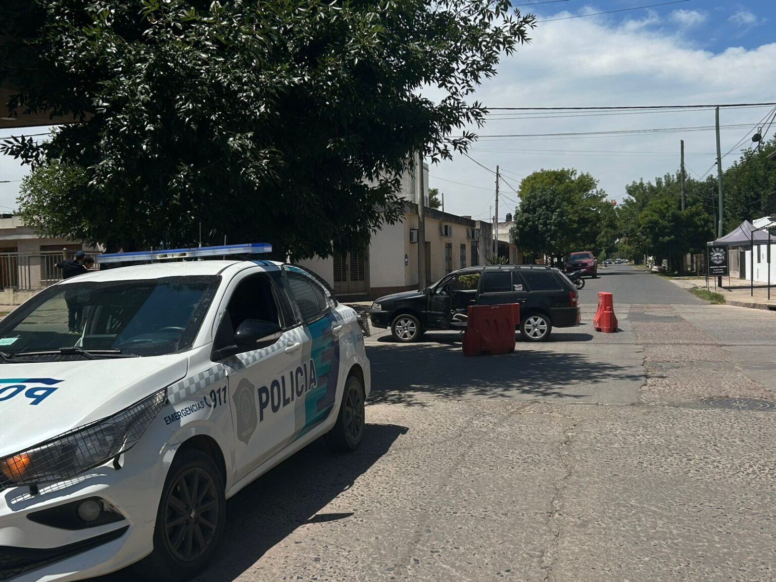 Accidente de tránsito en Salta y Arnaldo: un joven motociclista fue trasladado a la Guardia | FM Avenida