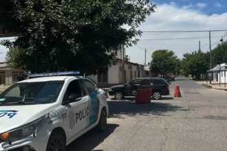 Accidente de tránsito en Salta y Arnaldo: un joven motociclista fue trasladado a la Guardia | FM Avenida