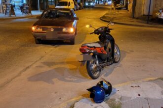 Accidente de tránsito en Salta y Caseros: dos jóvenes fueron hospitalizados | FM Avenida