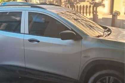 Accidente de tránsito en pleno centro: un motociclista hospitalizado | FM Avenida