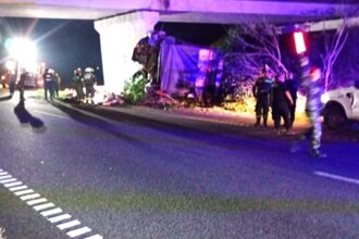 Accidente de un camión en Ruta 9: impactó contra el puente de acceso a La Buena Moza | FM Avenida