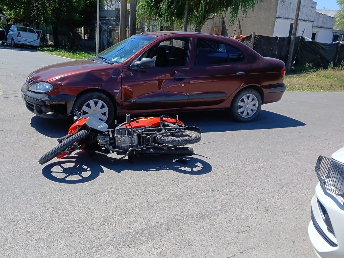 Accidente en Basavilbaso y Sargento Cabral: una persona trasladada al Hospital | FM Avenida