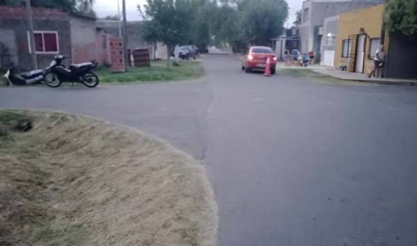 Accidente entre un auto y una moto: una joven fue hospitalizada | FM Avenida