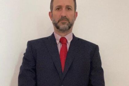 Amenazas a un juez en San Martín: irrumpen con armas blancas en su despacho para reclamar por detenidos | FM Avenida