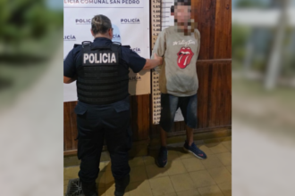 Atraparon a un hombre que escapaba tras robar una chapa de una vivienda | FM Avenida