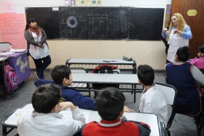 Ayuda Escolar Anual: el Gobierno anunció un pago extra en marzo para garantizar un piso de $85.000 | FM Avenida