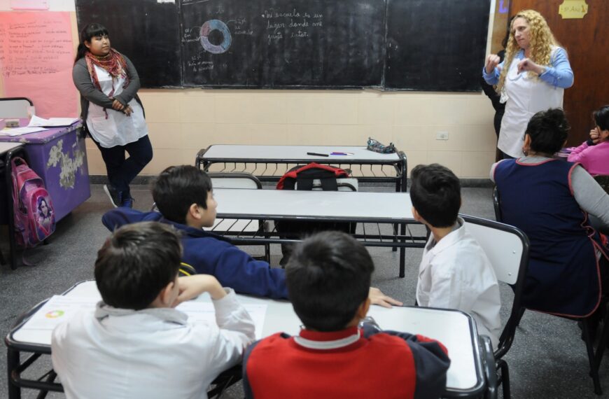 Ayuda Escolar Anual: el Gobierno anunció un pago extra en marzo para garantizar un piso de $85.000 | FM Avenida