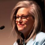 Buenas noticias para Arizona: Katie Hobbs presenta una solicitud estatal para una increíble subvención | FM Avenida