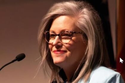 Buenas noticias para Arizona: Katie Hobbs presenta una solicitud estatal para una increíble subvención | FM Avenida