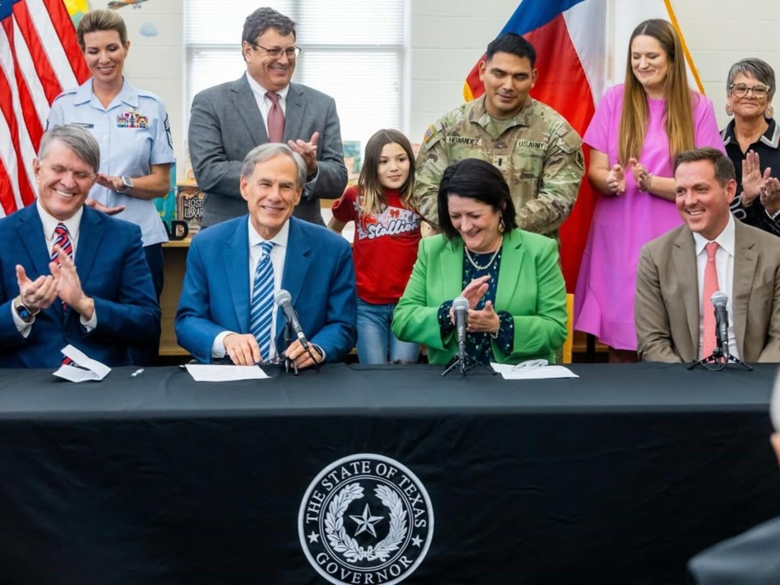 Buenas noticias para Texas: Greg Abbott eliminará impuestos y reducirá el gasto público | FM Avenida