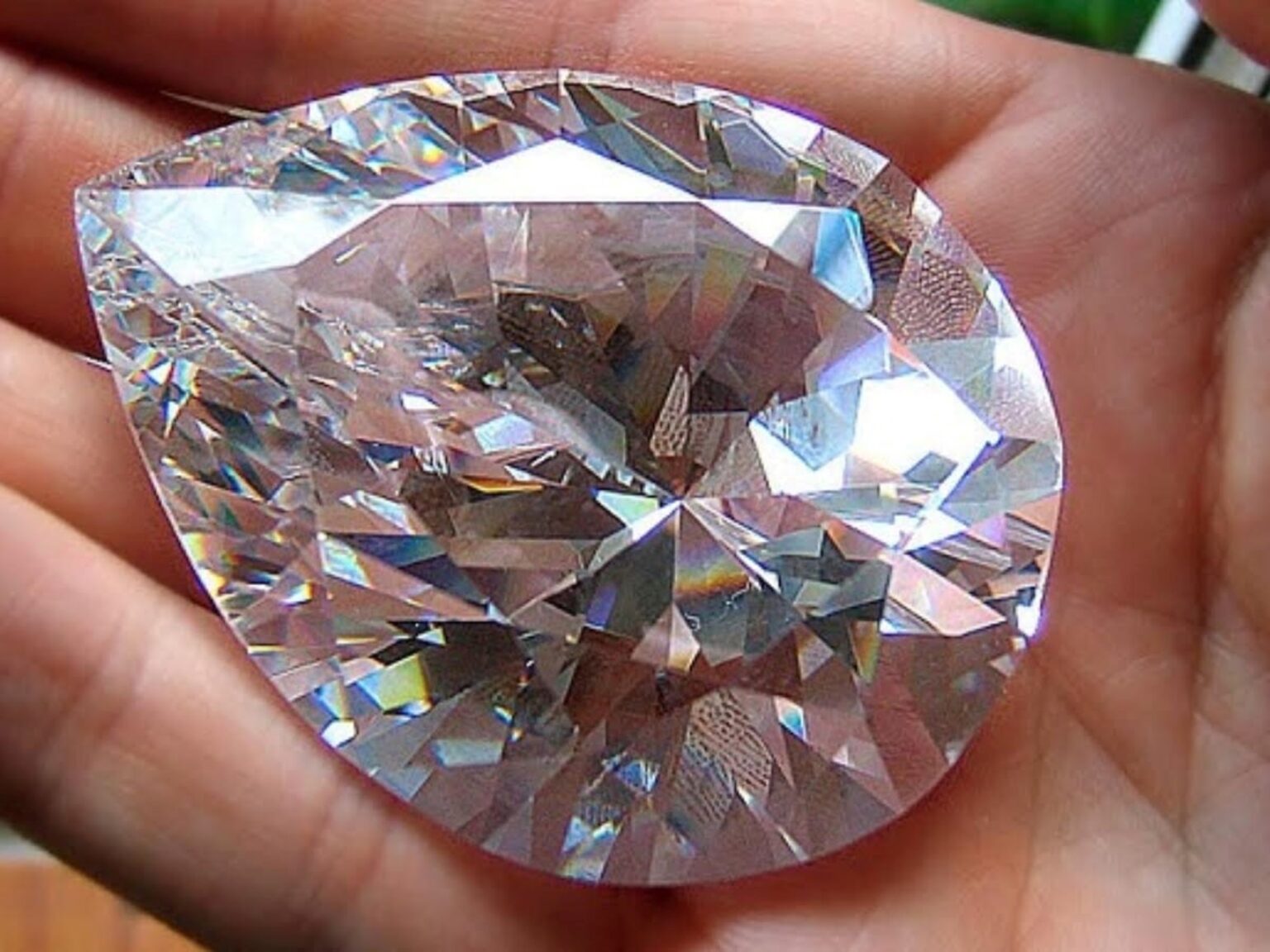 Cita del día de Confucio, filósofo chino: "Mejor un diamante con un defecto que una piedra sin él" | FM Avenida