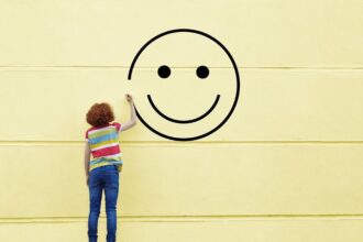 Cita del día, de Epicteto: "Sólo hay una manera de alcanzar la felicidad y es dejar de preocuparse por cosas que están más allá del poder o de nuestra voluntad" | FM Avenida