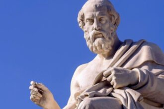 Cita del día, del filósofo Epicteto: "El error del anciano es que pretende enjuiciar el hoy con el criterio de ayer" | FM Avenida