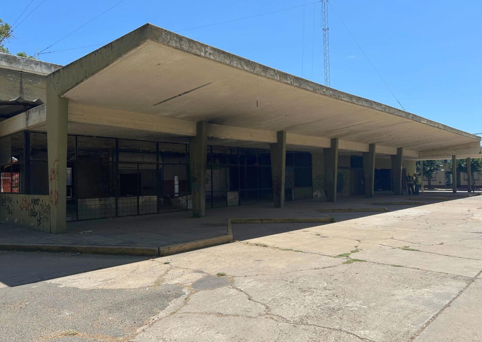 Comenzó la obra de Espacio Delta en la vieja Terminal: la recorrida de Sin Galera por el lugar | FM Avenida