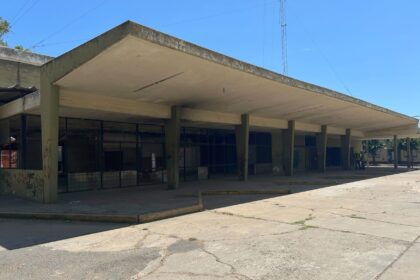 Comenzó la obra de Espacio Delta en la vieja Terminal: la recorrida de Sin Galera por el lugar | FM Avenida