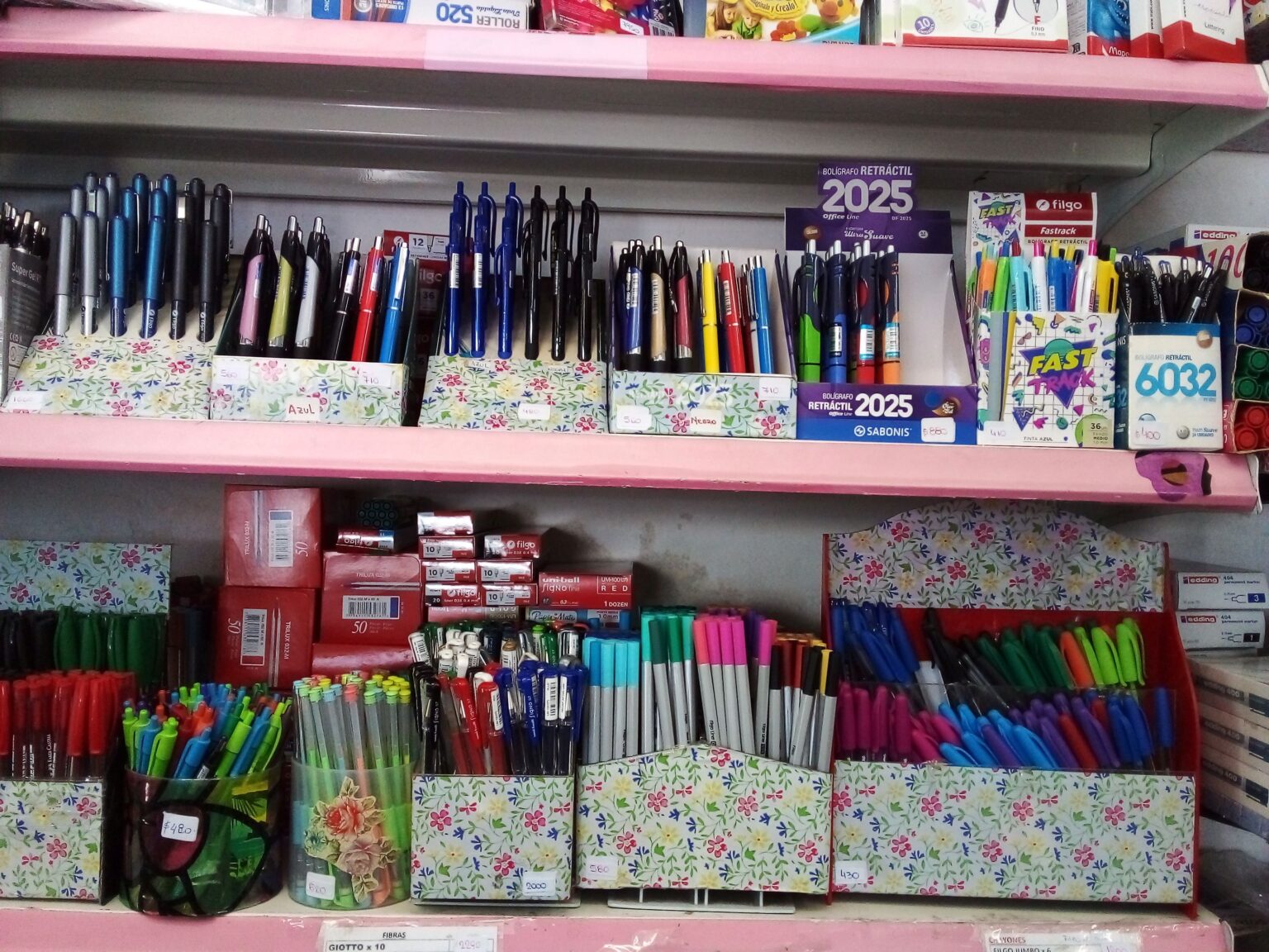 Comienzo de clases: recolectan útiles escolares durante febrero para niños que lo necesiten | FM Avenida