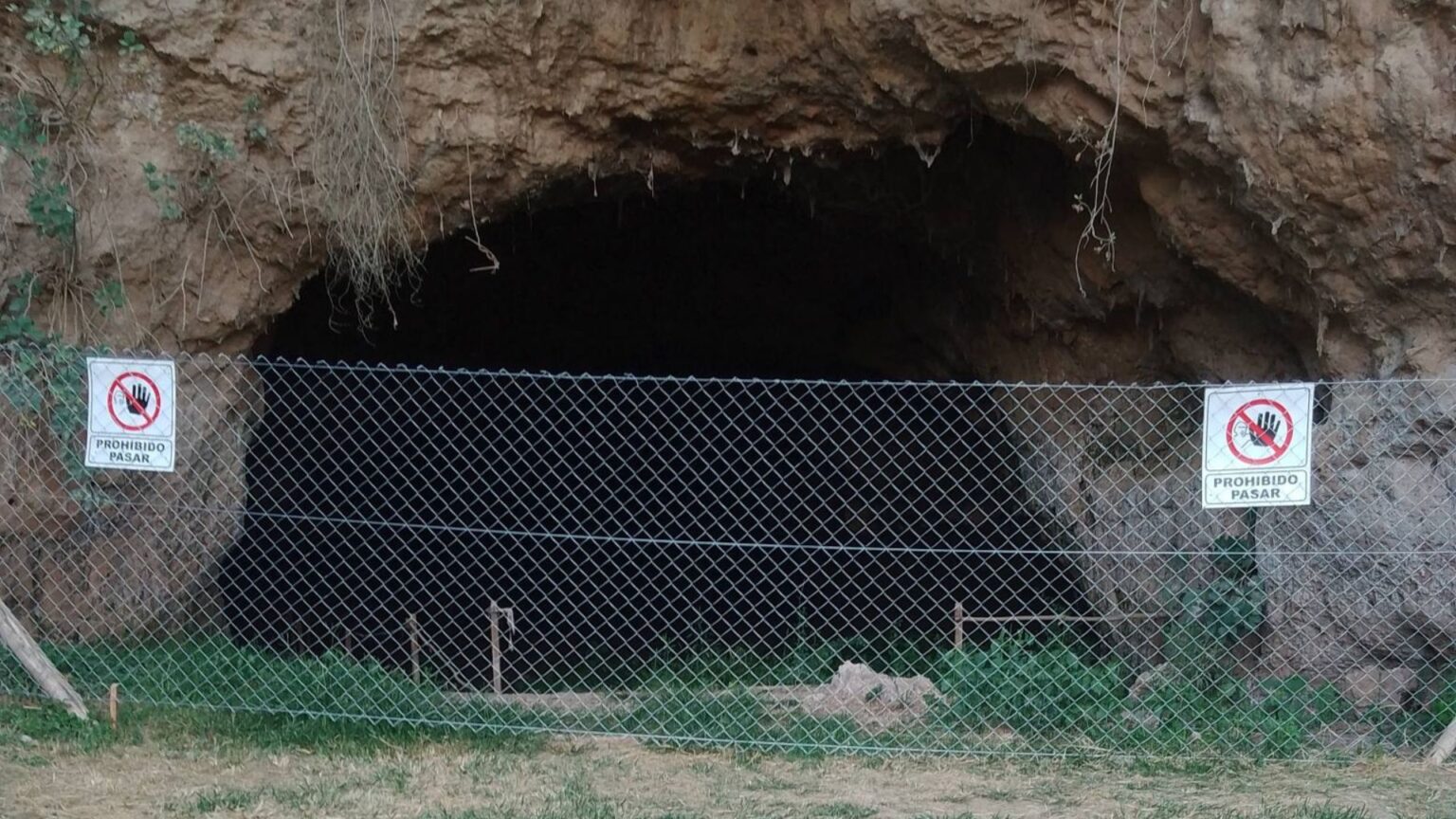 Cueva La Salamanca: alambraron el acceso por temor a desmoronamientos | FM Avenida