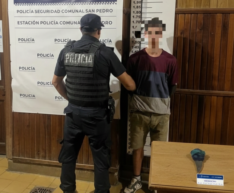Detuvieron a un joven armado que alteraba el orden público | FM Avenida