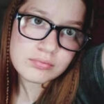 Dolor en Villa Elvira: una chica de 18 años murió atropellada cuando volvía de la facultad y buscan al conductor que la dejó tirada en una zanja | FM Avenida