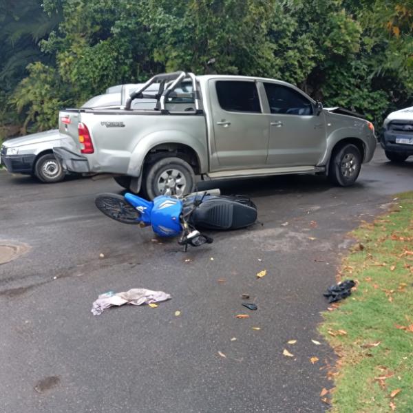 Dos accidentes de tránsito durante la jornada de este jueves: una mujer resultó con fractura de costillas | FM Avenida