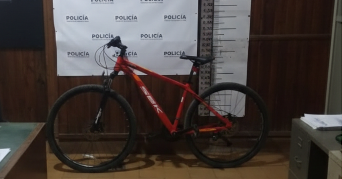 Dos jóvenes aprehendidos tras el robo violento de una bicicleta | FM Avenida