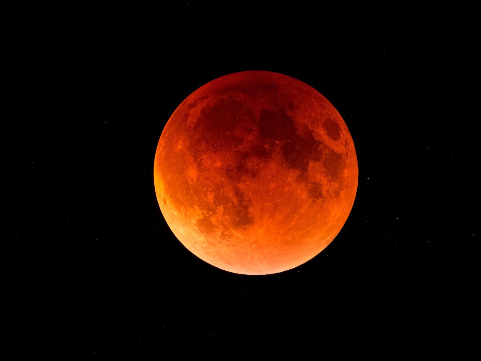 Eclipse lunar del 3 de marzo 2026: a qué hora es y en qué lugares se verá la "Luna de Sangre" | FM Avenida