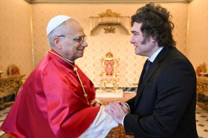 El Gobierno de Javier Milei invitó al Papa León XIV a visitar la Argentina | FM Avenida