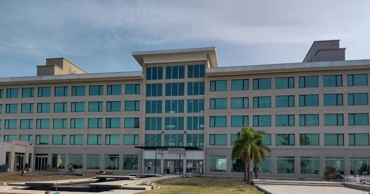 El Hotel Azahar habilitará sus primeras 80 habitaciones después de casi dos décadas desde su anuncio | FM Avenida