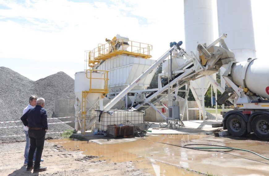 El intendente Salazar y el empresario Jorge Caso supervisaron las obras del nuevo parador YPF sobre la Ruta 9 | FM Avenida