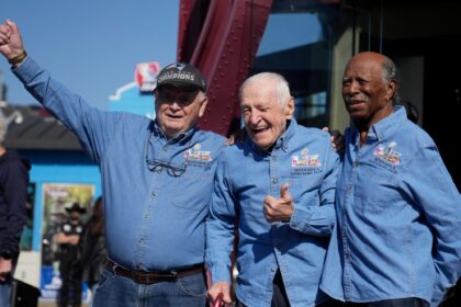 El último "touchdown" de los guardianes del Super Bowl: los tres amigos que no faltaron a ninguna final y hoy se preparan para el adiós | FM Avenida