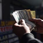 En enero se fueron US$ 2.730 millones por atesoramiento | FM Avenida