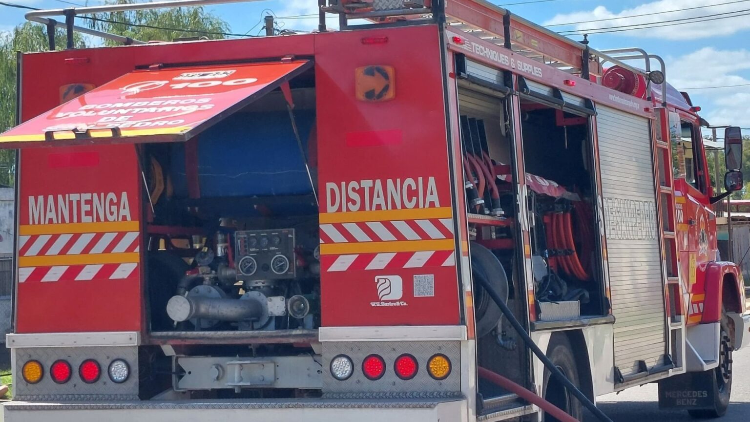 Estaba haciendo un asado y las chispas saltaron a un descampado con pastizales | FM Avenida