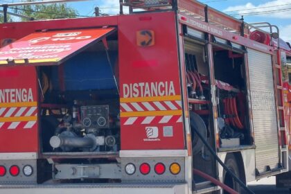 Estaba haciendo un asado y las chispas saltaron a un descampado con pastizales | FM Avenida