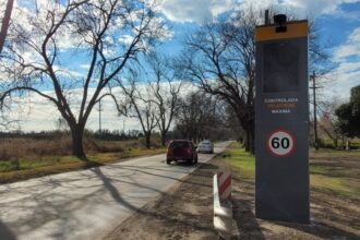 Fotomultas: cómo funcionan los tótems ubicados en los accesos a la ciudad y qué información muestran | FM Avenida