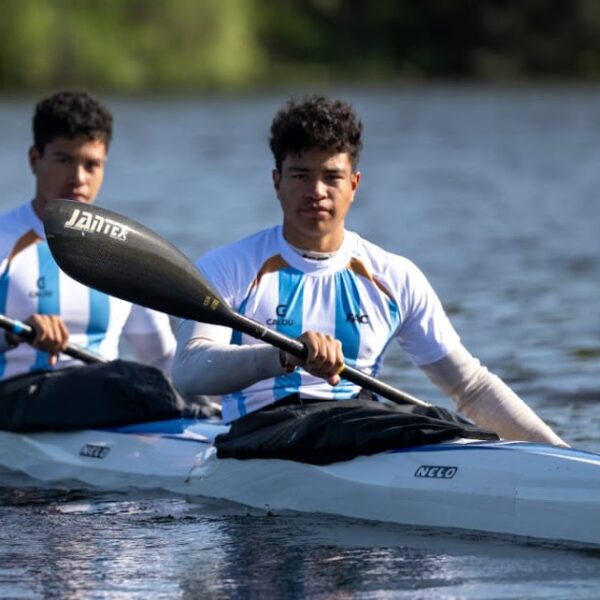 Gonzalo y Lorenzo Sosa Velásquez en la concentración nacional de canotaje juvenil | FM Avenida