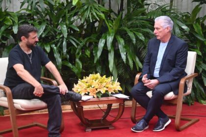 Grabois viajó a Cuba para expresar su solidaridad con el "pueblo hermano", se reunió con el presidente Díaz Canel y llamó a romper con el bloqueo de Estados Unidos | FM Avenida