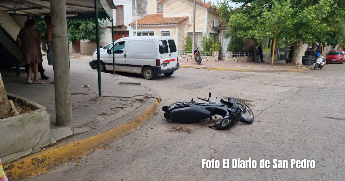 Grave accidente: una motociclista sufrió una fractura expuesta | FM Avenida