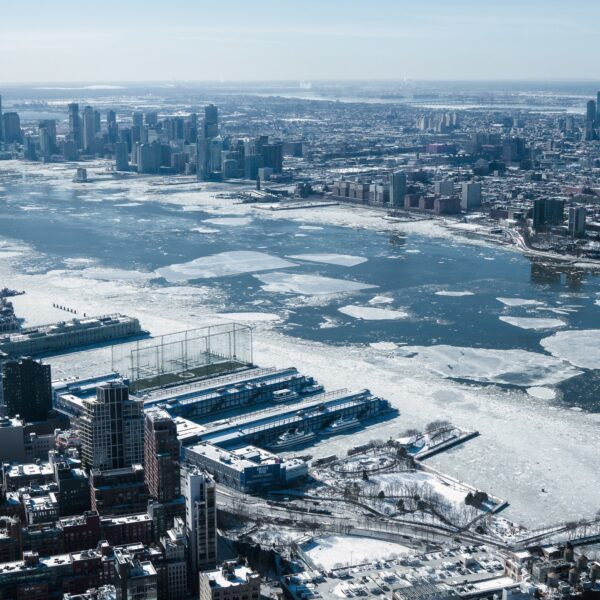 Hay al menos 18 muertos por la ola de frío histórica en Nueva York | FM Avenida