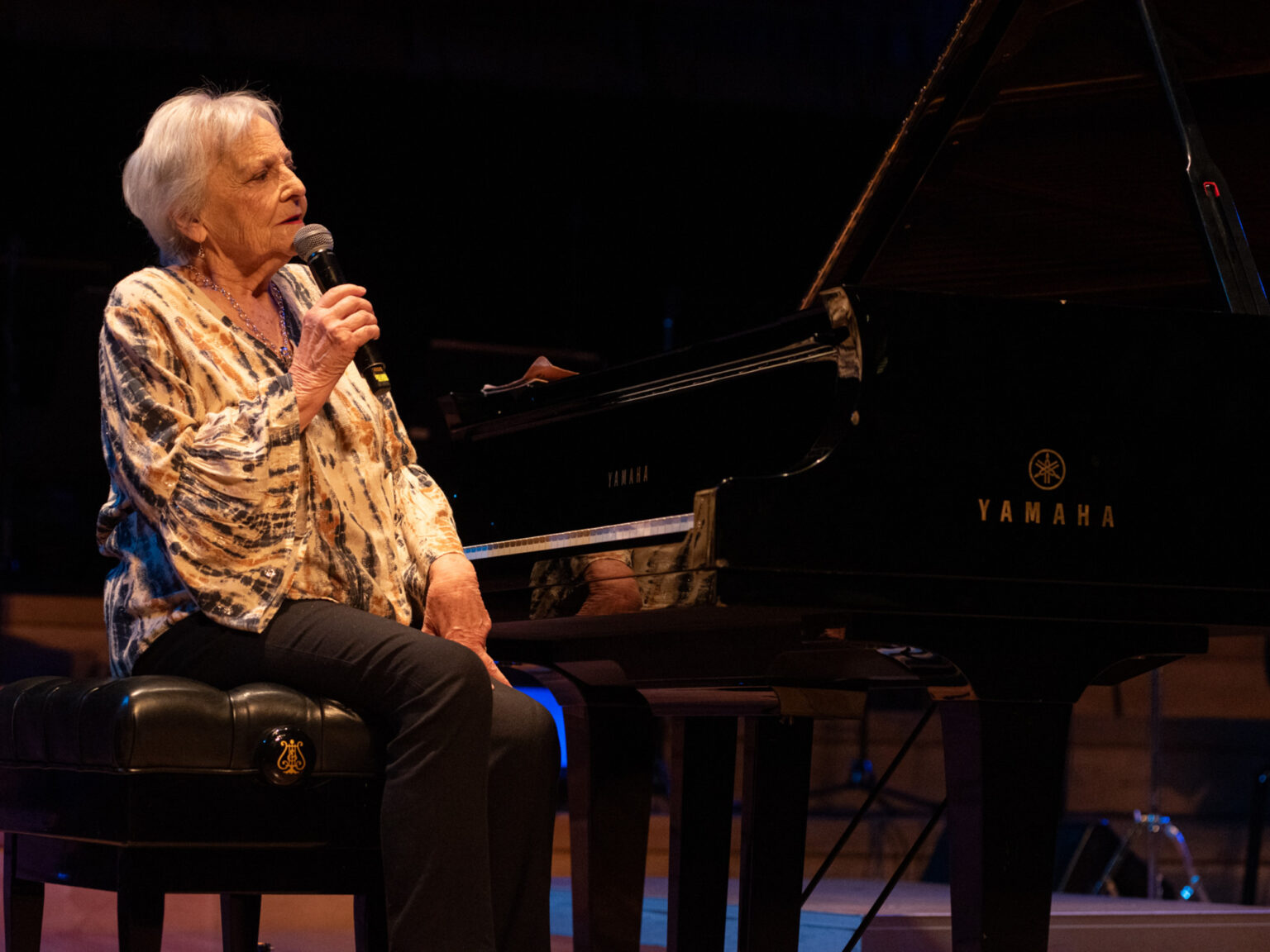 Hilda Herrera y Saúl Cosentino demuestran que el pasado no pesa cuando todavía empuja hacia adelante | FM Avenida