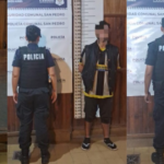 Identifican a dos hombres armados con cuchillos en la vía pública | FM Avenida