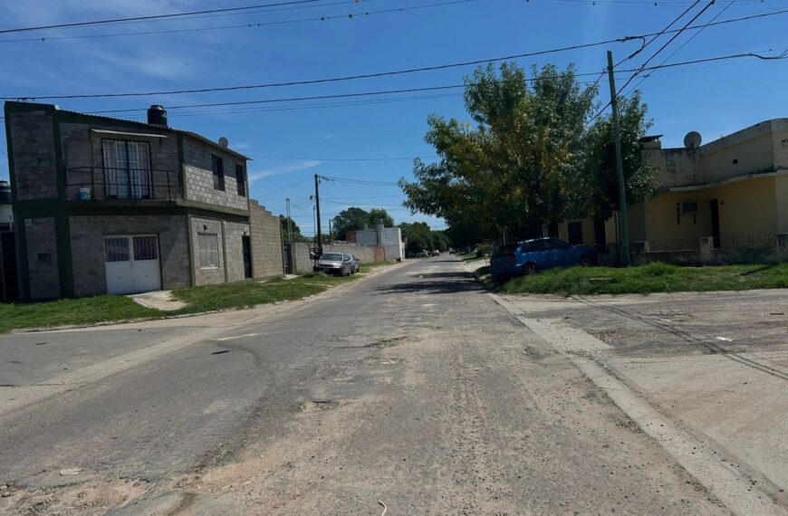 Incendio en Alvarado al 650: un auto se prendió fuego y fue sofocado por vecinos | FM Avenida